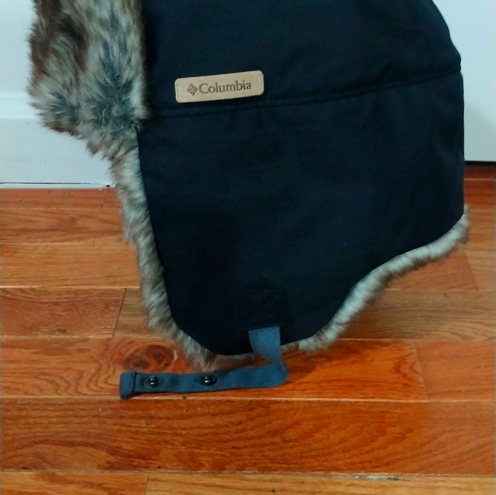 Authentic Columbia Adventure Fur Hiking Trapper Ha